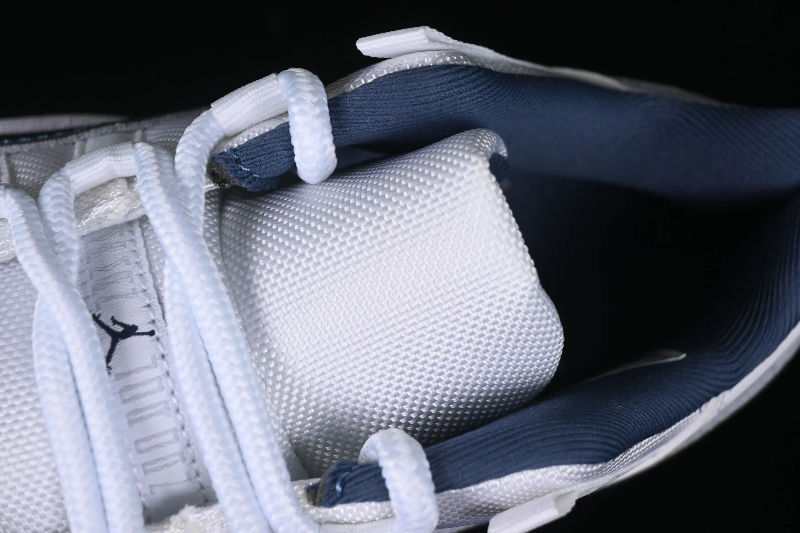 All categories Air Jordan Jordan series basketball shoes Air Jordan 11 Air Jordan 11 Low "Diffused Blue" AJ11 Joe 11 navy blue genuine carbon FV5104-104